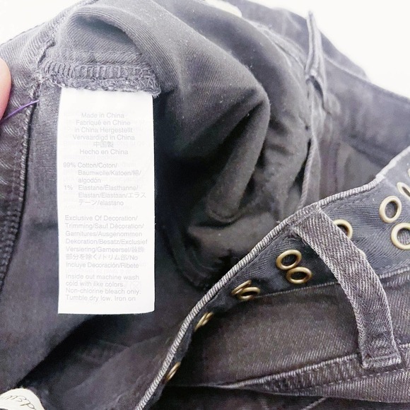 Madewell Classic Straight Black Denim Jeans Eyelet Accent Waist SZ25 - Picture 3 of 10